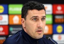 AZ Alkmaar Teknik Direktörü Maarten Martens: Fenerbahçe'nin canını nerede acıtacağımızı iyi biliyoruz