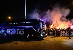 Beşiktaş taraftarından coşkulu karşılama