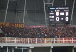 Galatasaraylı taraftarlar takımını yalnız bırakmadı