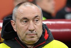 Göztepe'de Stanimir Stoilov'dan hakem açıklaması! 'Herkes sahaya odaklanmalı'