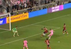 Lionel Messi yine büyüledi!