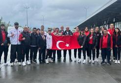 Milli boksörlerimiz Polonya'ya gitti