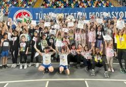 Çocuklar Ataköy’de atletizmle buluştu! Sporla dolu bir gün