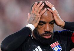 Lyon'da bir dönem sona eriyor: Lacazette ayrılıyor