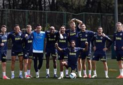 Fenerbahçe'de iç transfer: Yıldız futbolcunun sözleşmesi uzatıldı