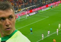 Galatasaray - Kayserispor maçında ilginç anlar! Muslera penaltıda topun başına geçti
