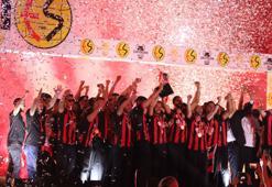 Eskişehirspor kupasına kavuştu