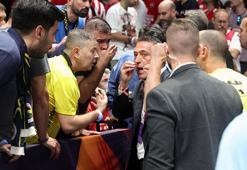 Fenerbahçe-Monaco maçında kavga çıktı! Ali Koç araya girdi