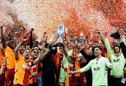 Galatasaray şampiyonluğu taraftarı önünde kutladı