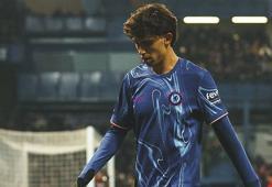 Chelsea'den sürpriz karar! Yıldız oyuncu 30 milyon Euro'ya satılık...