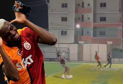 Victor Osimhen atmaya devam ediyor: Halı sahada da kral