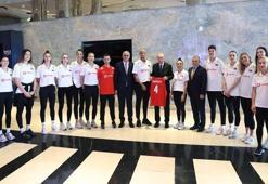 Cumhurbaşkanı Erdoğan, A Milli Kadın Voleybol Takımı ile bir araya geldi
