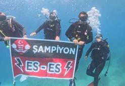 Eskişehirspor’un şampiyonluğu, denizin 26 metre altında kutlandı