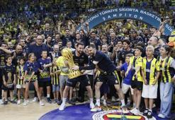 Fenerbahçe'nin yıldızı Galatasaray ile anlaştı! İmzayı atıyor