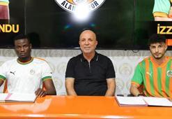 Alanyaspor, Uchenna Ogundu ve İzzet Çelik için imza töreni düzenledi