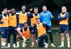 Fenerbahçe'de büyük sürpriz! Eski yıldızına teklif götürdü