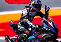 Red Bull Sporcusu Toprak Razgatlıoğlu İngiltere’de liderlik için piste çıkıyor