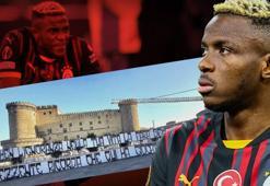 Napoli taraftarından Victor Osimhen'e büyük saygısızlık! Şehrin ortasında pankart açtılar: Sefil!