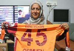 Osimhen'e bebek örmesiyle tanınan Neslihan Demir, transferin mutluluğunu yaşıyor