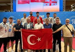 Milli sporculardan halterde tarihi başarı