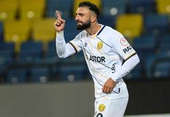 Göztepe, Efkan Bekiroğlu ile anlaşmaya vardı