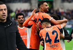 (ÖZET) Başakşehir ikinci yarıda açıldı! Avantajı kaptı | Viking - Başakşehir maç sonucu: 1-3