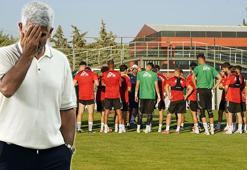 Süper Lig'de sezonun ilk teknik direktör ayrılığı! Yerine gelecek isim bile belli oldu