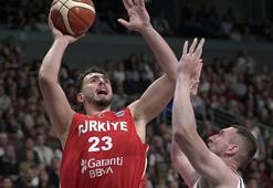12 Dev Adam şov yaparak EuroBasket 2025'e başladı | Letonya - Türkiye maç sonucu: 73-93