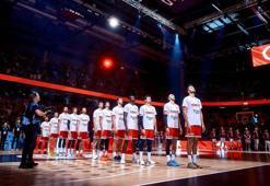 Şehmus Hazer Porzingis'i poster yaptı! EuroBasket 2025'e damga vuran smaç