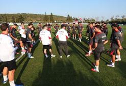 Gürcistan - Türkiye maçına doğru... Hakan Çalhanoğlu, Merih Demiral ve Yusuf Akçiçek takıma katıldı
