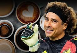 Kahve bahanesiyle imza masasından kaçtı! Ochoa'dan olay hareket