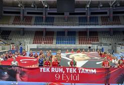 İzmirli voleybolcular 9 Eylül'de tek yürek