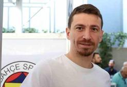 Fenerbahçe'nin kaptanı Mert Hakan Yandaş oyunu kullandı