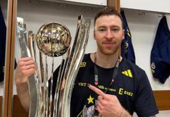 Fenerbahçe Beko'da Onuralp Bitim: Çocukluk aşkımla ilk maçımda ilk kupama ulaştım