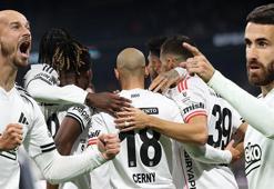(ÖZET) Yıldızlar sahneye çıktı Beşiktaş kazandı! Beşiktaş-Kocaelispor maçı sonucu: 3-1
