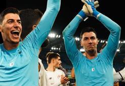 Berke Özer 3 penaltı kurtardı futbol dünyasına damga vurdu! 'Roma taraftarını çileden çıkardı'