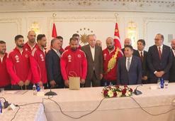 Cumhurbaşkanı Erdoğan, Kırkpınar Yağlı Güreşleri ve Yağlı Güreş Ligi Boy birincilerini kabul etti