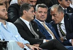 Fenerbahçe Başkanı Sadettin Saran, tebrikleri kabul etti.
