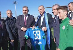 Cumhurbaşkanı Recep Tayyip Erdoğan, Çaykur Rizespor'u ziyaret etti