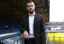 Jack Wilshere teknik direktör oldu, ilk takımına imzayı attı