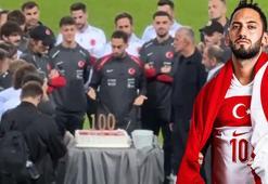 Hakan Çalhanoğlu için Kocaeli Stadı'nda 100. maç pastası kesildi