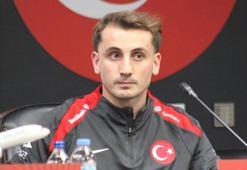Kerem Aktürkoğlu'ndan eleştirilere cevap! 'Takım içinde gayet güzel hava var'