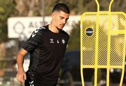 Altay'da Arif Yanarlı imzaladı