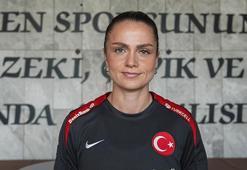 A Milli Kadın Futbol Takımı'nda Melike Pekel: Buralarda olduğumuz için de mutluyuz