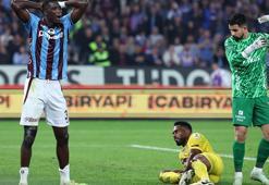 Trabzonspor - Eyüpspor maçında şok sakatlık! Ayağı kırıldı