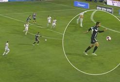 Liam Rose'den inanılmaz gol: Füzesiyle geceyi aydınlattı!
