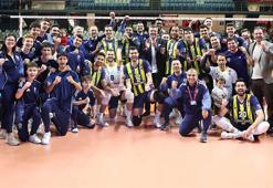 Fenerbahçe Medicana Sport Toto'yu set vermeden geçti