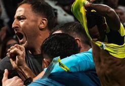 Fenerbahçe'nin derbi kahramanı Jhon Duran! Oyuna girdi, golünü attı, Beşiktaş'ı yaktı