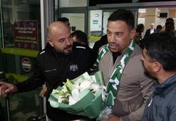Konyaspor'un yeni teknik direktörü Çağdaş Atan, Konya'ya geldi