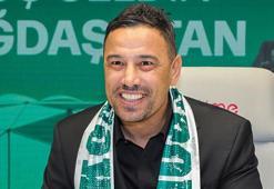 'Heyecanlıyım, gururluyum!' Çağdaş Atan, Konyaspor'a imzayı attı...